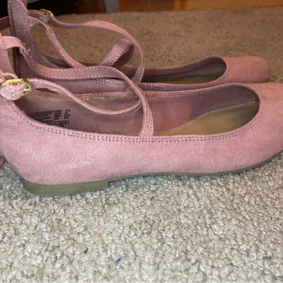 Pink Flats - Picture 3 of 7
